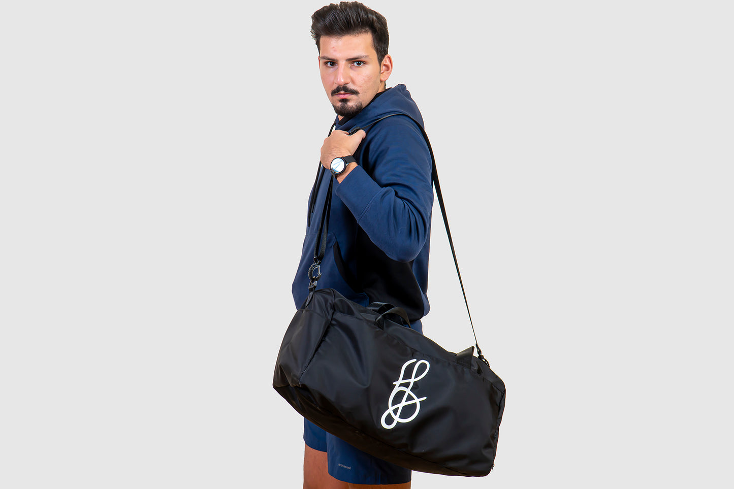 This gym duffle bag is a fashionable bag for boys and men